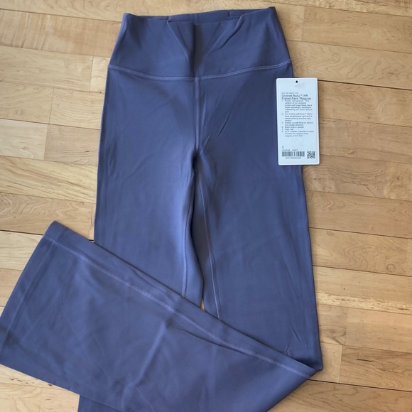 NWT Lululemon groove flare pant size 2 - Picture 2 of 4